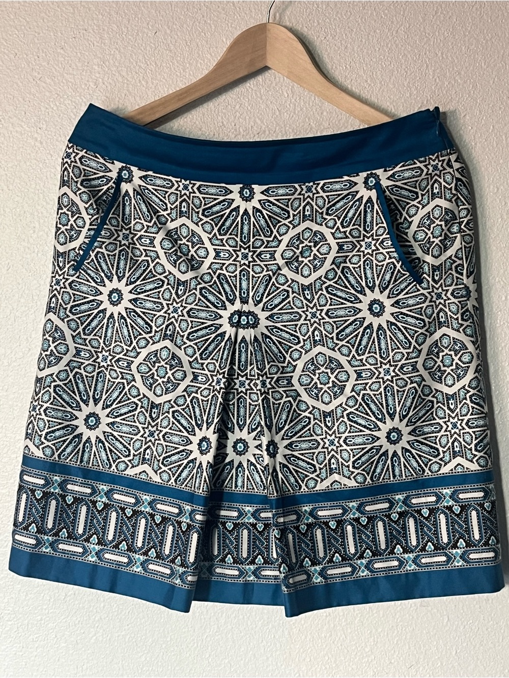 Ann Taylor Blue and White Geometric Print Skirt cotton old money